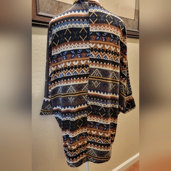 Forever 21 Comfortable Shawl Sweater - Size L - Picture 5 of 7